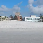 Apartamento Charmoso Em Frente A Praia Em Cabo Frio
